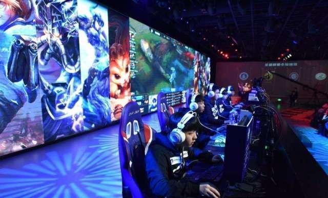 年成绩与投 年成绩与投